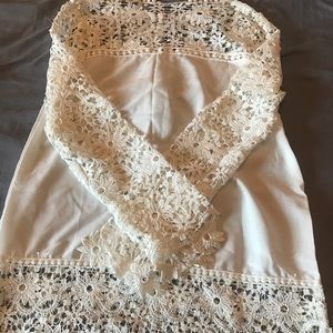 XL white lace and polyester shirt